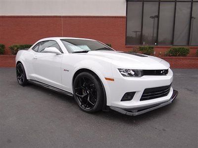 Chevrolet : Camaro 2dr Coupe Z/28 Chevrolet Camaro 2dr Coupe Z/28 New Manual Gasoline 7.0L 8 Cyl SUMMIT WHITE