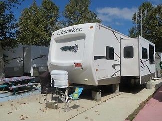 2008 Forest River Cherokee 27Q 28ft Travel Trailer, Slide Out, Great Condition!