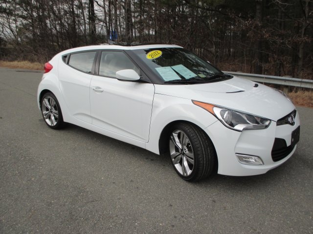 2012 HYUNDAI Veloster 3dr Coupe w/Red Seats