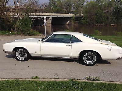 Buick : Riviera Base Barn Find..Runs Good..Many New Parts..Great Platform For A Restoration!