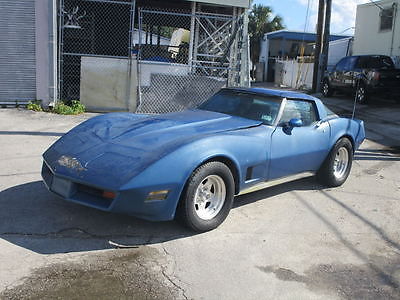 Chevrolet : Corvette Coupe with glass T-tops Great Barn Find For Restoration - 1981  Chevy Corvette - Glass T-tops -