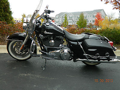 Harley-Davidson : Touring 2010 harley davidson road king classic like new stored and serviced always
