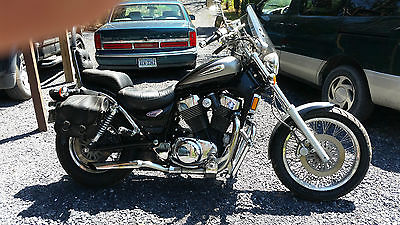 Suzuki : Intruder suzuki intruder