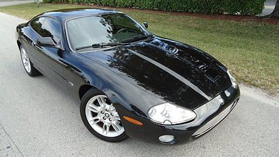 Jaguar : XK8 Coupe 2-Door 2002 jaguar xk 8 coupe 4.0 l alpine audio wood steering wheel heated seats