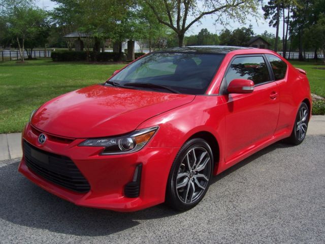 Scion : tC Automatic 190 miles only navigation pioneer sound panoramic sunroof