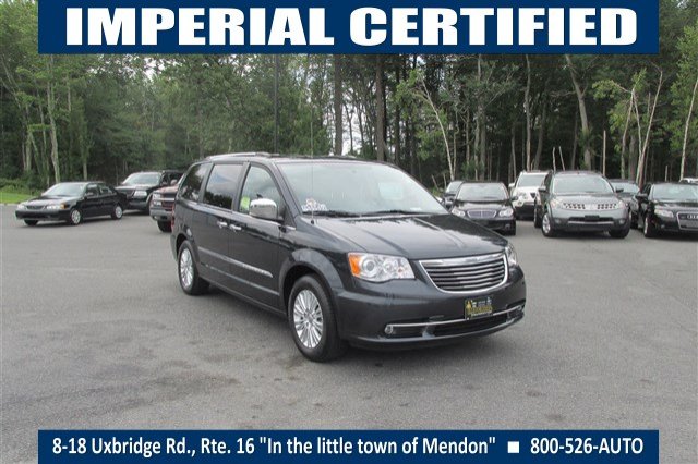 2013 Chrysler Town & Country Limited Mendon, MA