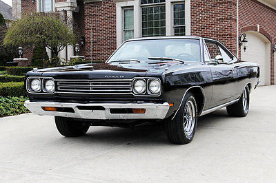 Plymouth : Road Runner Numbers Matching 383ci V8 and 727 Trans! Rare Color Combo! All Original Metal!