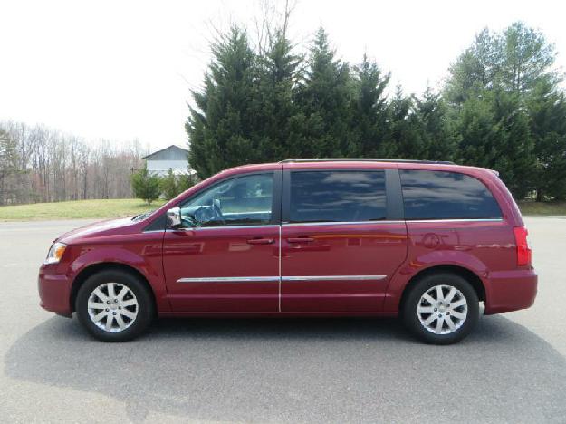 2011 chrysler town & country