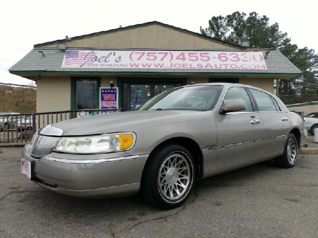 2000 lincoln town car