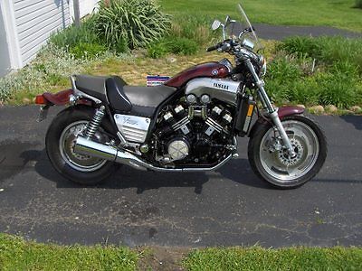 Yamaha : V Max Excellent condition super fast with 140 horse power