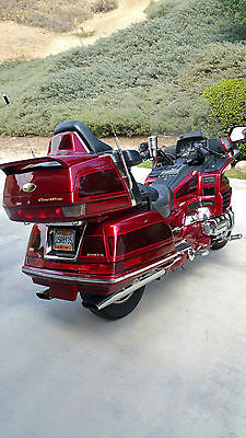 Honda : Gold Wing Red 2000 Honda Gold Wing 1500SE 25th Anniversary Edition.. 20,400 miles