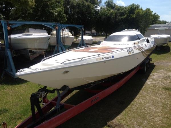 1995  Cougar Custom Boats  Offshore Racing Hull