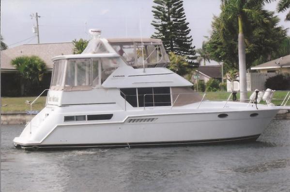 1997  Carver Yachts  355 Aft Cabin Motor Yacht