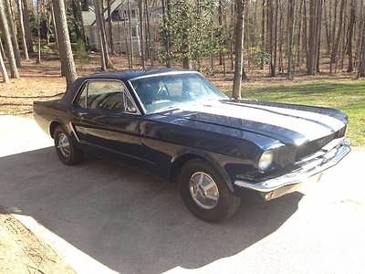 Ford : Mustang coupe Bench Seat, V8, Restored