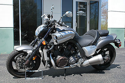 Yamaha : V Max 2014 yamaha v max 174 horsepower asphalt eating machine 2000 miles amazing bike