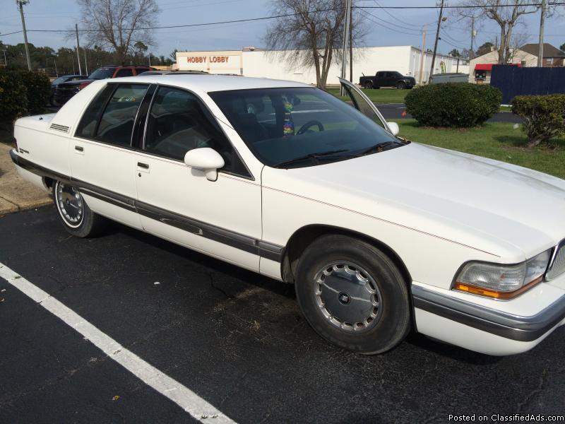 BUICK ROADMASTER 1995 SUPERCLEAN FOR 4500 OR BEST OFFER