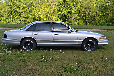 Ford : Crown Victoria  Police Interceptor  1997 ford crown victoria police interceptor sedan 4 door 4.6 l