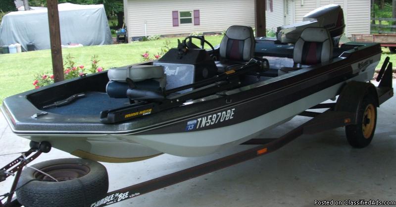 1988 15' Bumble Bee Bass Boat