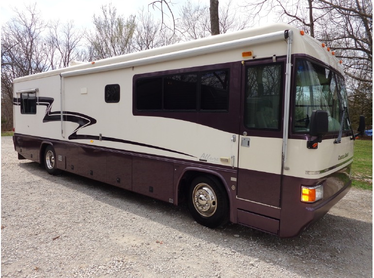 1996 Country Coach Allure 36