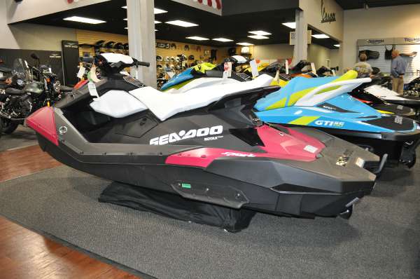 2015  Sea-Doo  Spark 3up 900HO iBR/Convenience Package