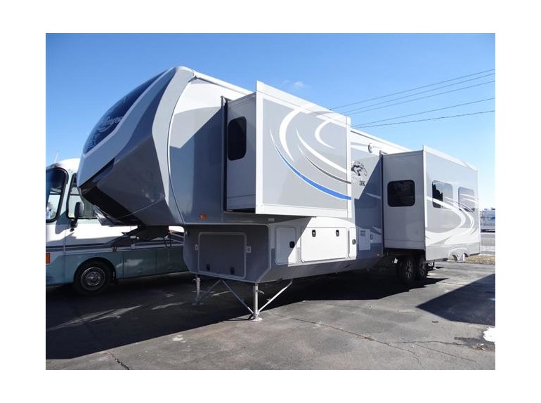 2015 Highland Ridge OPEN RANGE 3X 388RKS