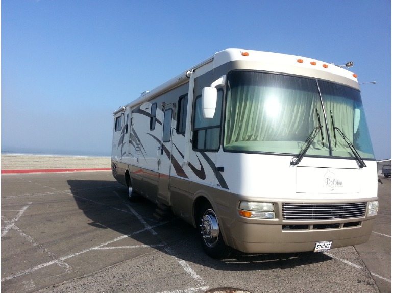 2005 National Dolphin 35