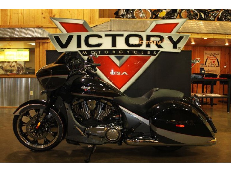 2015 Victory Victory Magnum - Magnum Red over Su