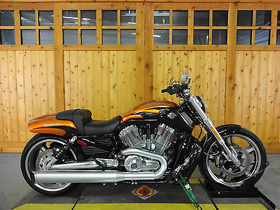 Harley-Davidson : VRSC 2014 harley davidson v rod muscle only 2 008 miles one owner very sharp