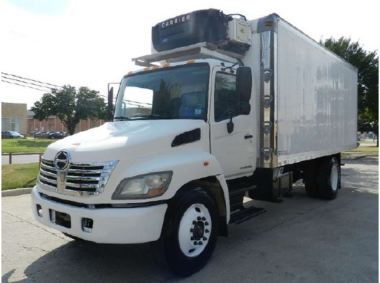 2007 Hino 268 20-ft Reefer