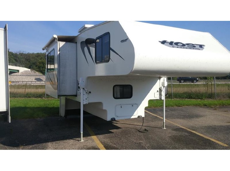 2006 Host 2006 Host Rainier 9.5DS Truck Camper U34