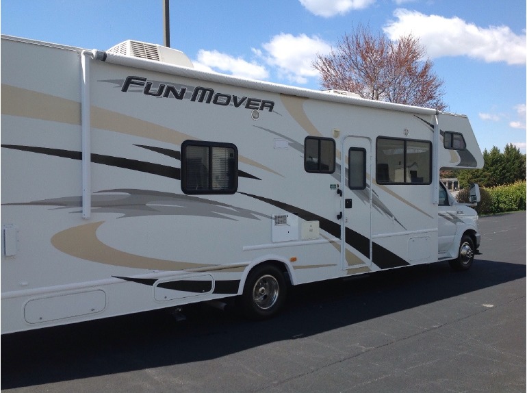 2009 Thor Motor Coach Four Winds Fun Mover 31D