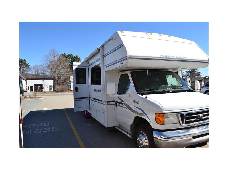 2004 Winnebago Minnie 29B