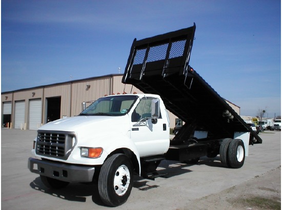 2003 FORD F650