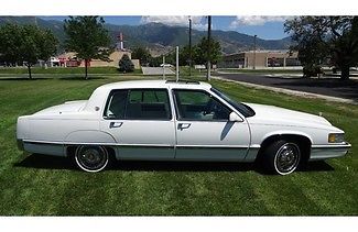 Cadillac : Fleetwood 4 Door Sedan 1991 cadillac fleetwood 4 door sedan v 8 w 22 000 miles astro roof all options