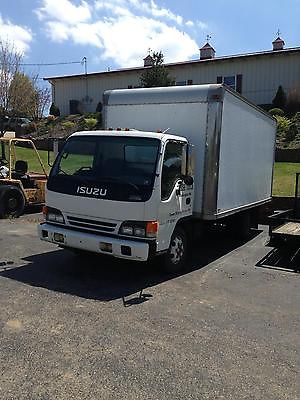 Isuzu : Other Truck 2000 isuzu 18 ft box truck