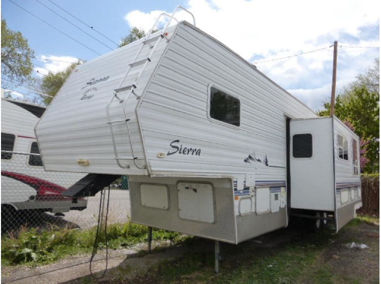 2002 Forest River Sierra F37