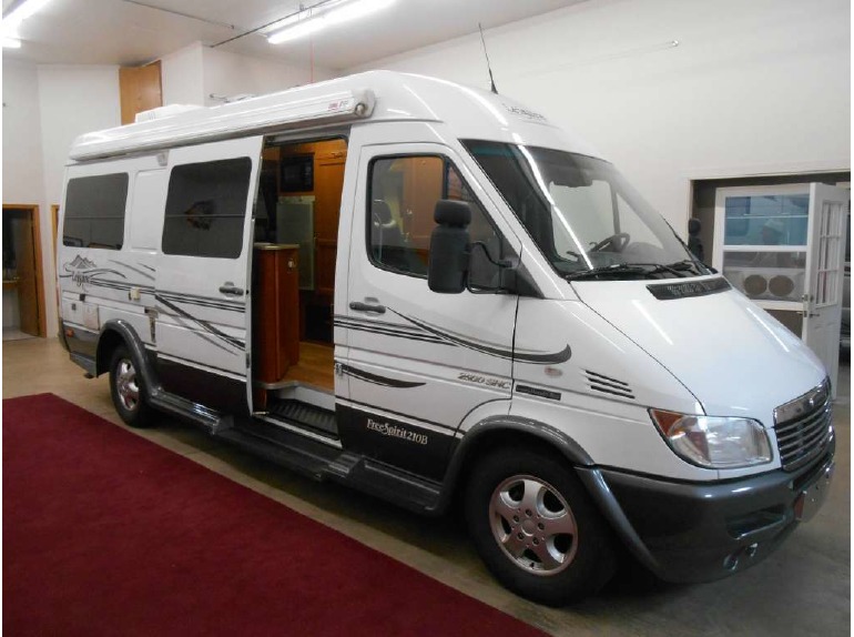 2007 Triple E Leisure Travel Vans Free Spirit