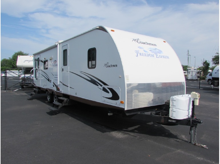 2011 Coachmen Freedom express M 295 RLDS