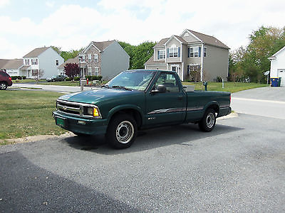 Chevrolet : S-10 2 door P/U 8 ft. bed 8 ft bed automatic ac includes diamond plated tool box