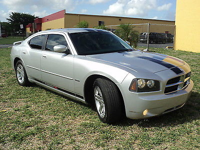 Dodge : Charger R/T HEMI  CHARGER R/T 5.7L HEMI, SUNROOF, 6-CD/MP3/XM, TRACTION, COMPUTER, RACING STRIPES