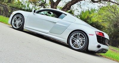 Audi : R8 MINT!!! MINT!  MINT!    ONLY 7,400 ADULT MILES V10 5.2 / R TRONIC /  ONLY 7,400 ADULT MILES /  $173,000 WINDOW STICKER