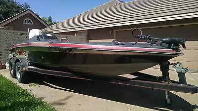 93' Astro Bass Boat 98' Mercury Outboard EFI 200hp Motor