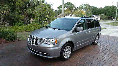 Chrysler : Town & Country Touring Chrysler Town Country Touring DVD, Backup Camera, Nice and Clean.  Dodge Caravan