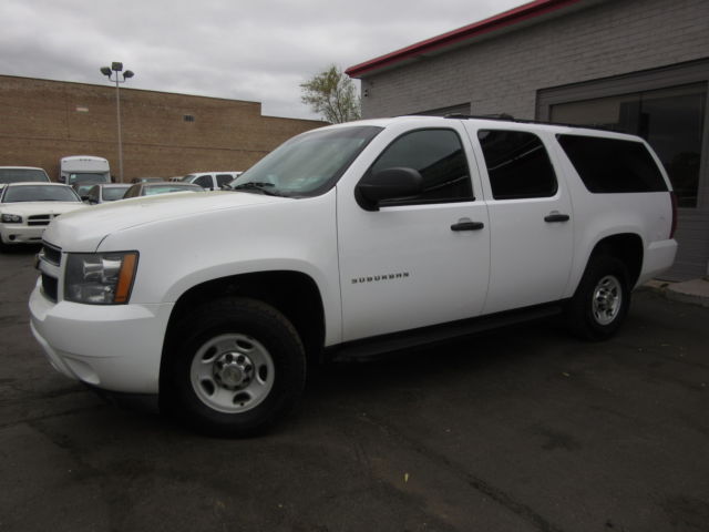 Chevrolet : Suburban 4WD 4dr 2500 White 4X4 LS 9 Pass 2500 Tow Pkg 154K Hwy Miles Rear Air Boards Well Mainatined