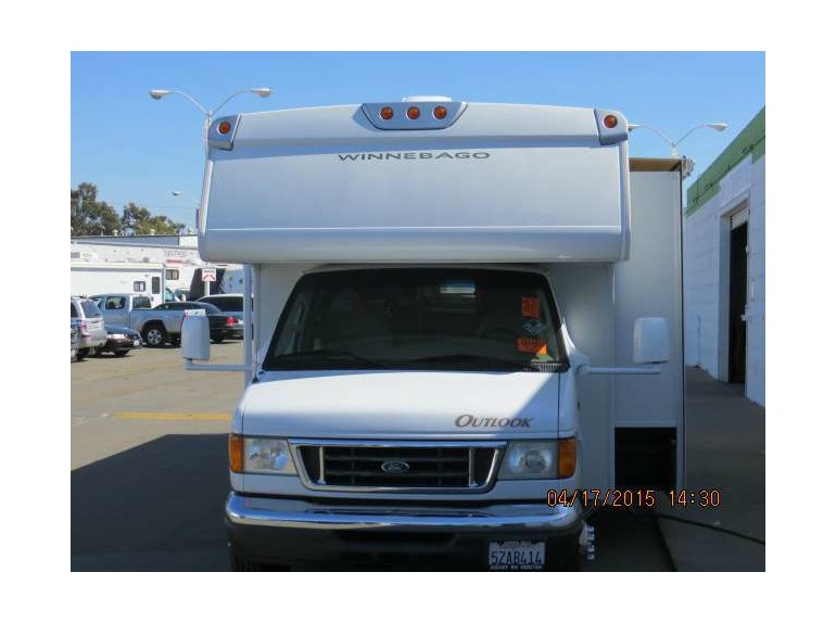 2007 Winnebago Outlook 31C