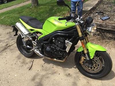 Triumph : Speed Triple 2007 5026 miles desirable green color one owner 1050 cc