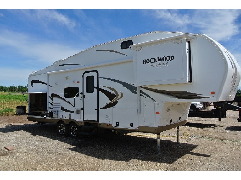 2013 Forest River Rockwood Signature Ultra Lite 8286WS