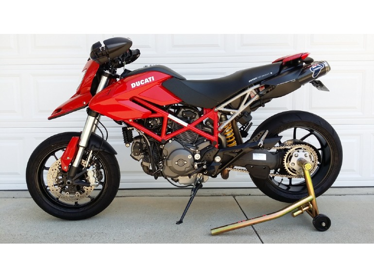 2010 Ducati Hypermotard 796