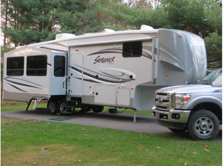 2013 Forest River Cedar Creek Silverback 29RE