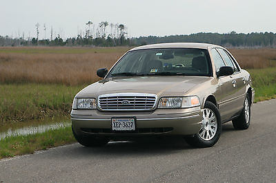 Ford : Crown Victoria LX 2004 ford crown victoria lx leather loaded very clean well maitained